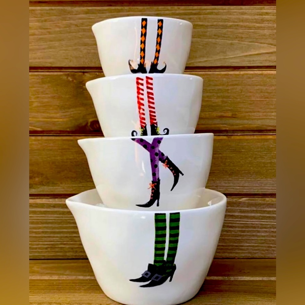 Rae Dunn Witches Feet measuring cups
